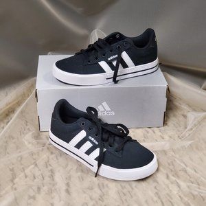 adidas Unisex-Child Daily 3.0 Skate Shoe (Black Size 3) NWOT